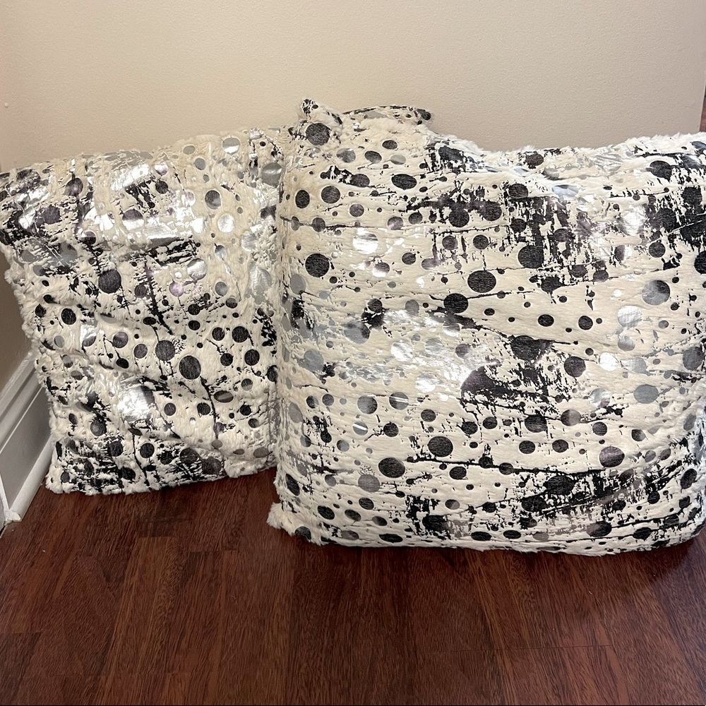 20x20 Square Accent Pillows